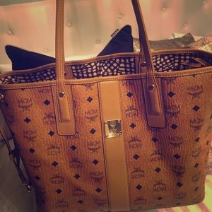 MCM Medium Reversible Liz Shopper